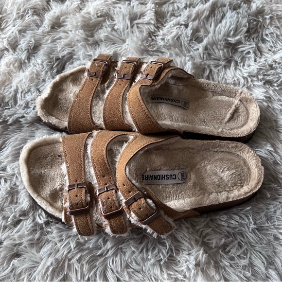 Cushionaire | Fur lined sandals - Picture 2 of 5